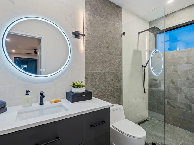 2467 HYDE PARK STREET, Sarasota, FL 34239