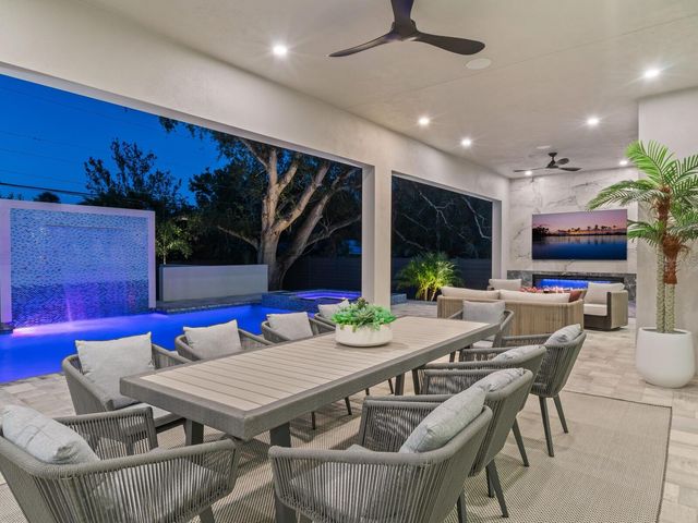 2467 HYDE PARK STREET, Sarasota, FL 34239