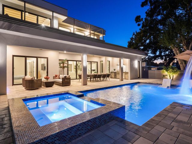 2467 HYDE PARK STREET, Sarasota, FL 34239