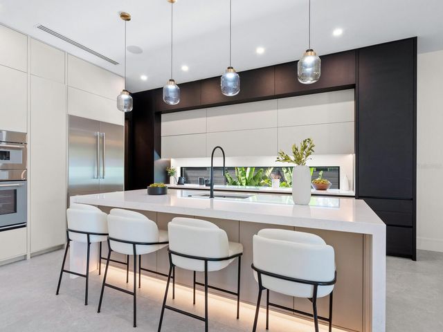 2467 HYDE PARK STREET, Sarasota, FL 34239