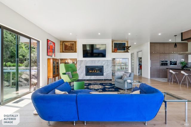 8353-8349 W Dry Creek Rd, Healdsburg, CA 95448