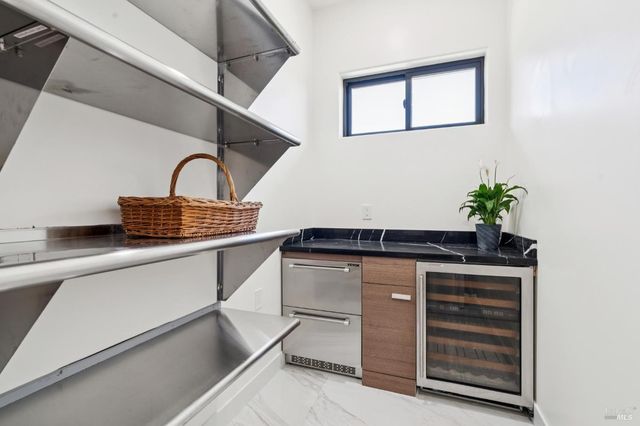 8353-8349 W Dry Creek Rd, Healdsburg, CA 95448