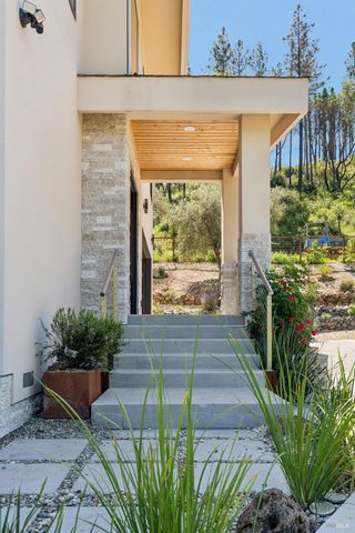 8353-8349 W Dry Creek Rd, Healdsburg, CA 95448