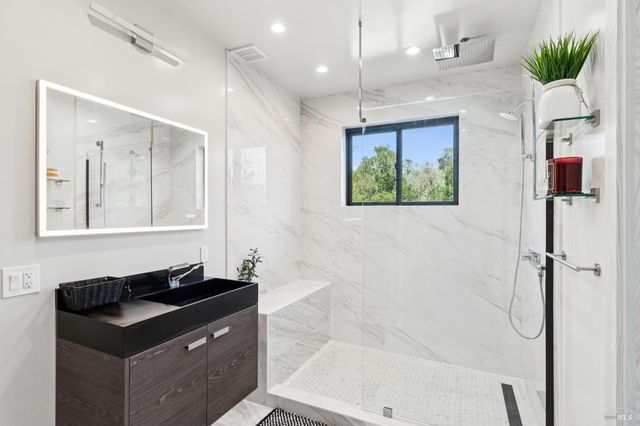 8353-8349 W Dry Creek Rd, Healdsburg, CA 95448