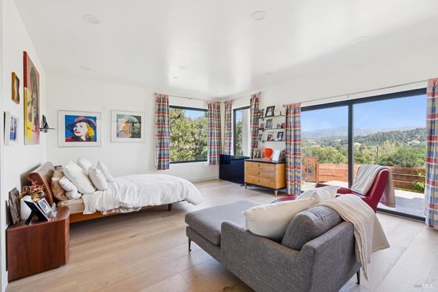 8353-8349 W Dry Creek Rd, Healdsburg, CA 95448