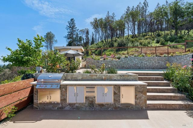 8353-8349 W Dry Creek Rd, Healdsburg, CA 95448