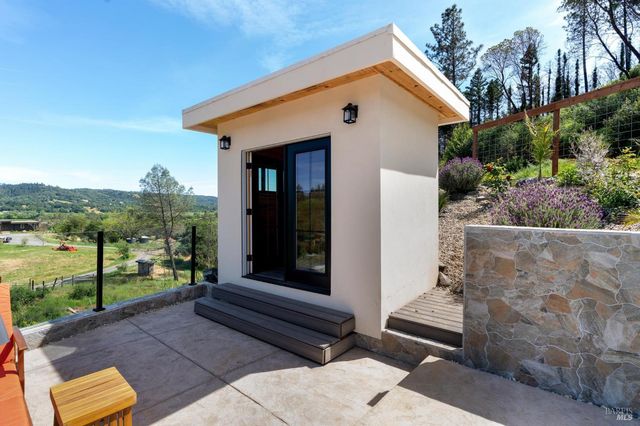 8353-8349 W Dry Creek Rd, Healdsburg, CA 95448