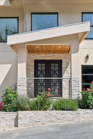 8353-8349 W Dry Creek Rd, Healdsburg, CA 95448