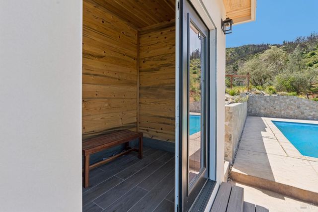 8353-8349 W Dry Creek Rd, Healdsburg, CA 95448