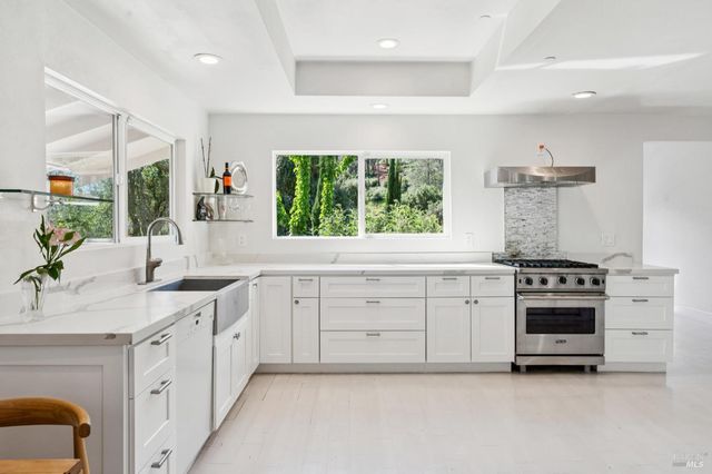 8353-8349 W Dry Creek Rd, Healdsburg, CA 95448