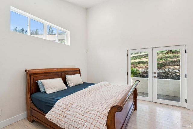 8353-8349 W Dry Creek Rd, Healdsburg, CA 95448