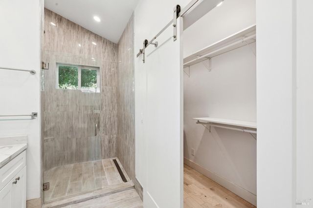 8353-8349 W Dry Creek Rd, Healdsburg, CA 95448