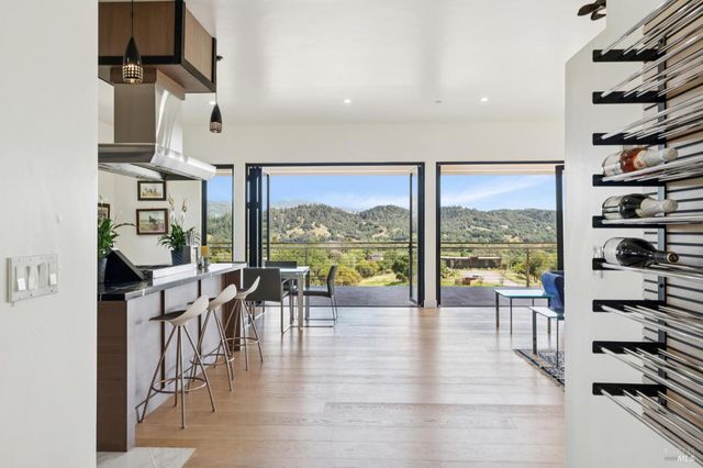 8353-8349 W Dry Creek Rd, Healdsburg, CA 95448