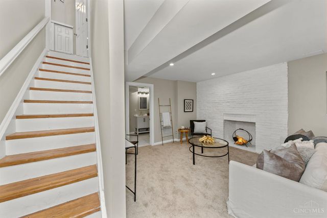 7275 Demar Road, Indian Hill, OH 45243