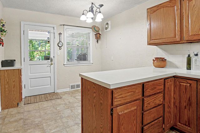 2835 E Aloma, Wichita, KS 67211
