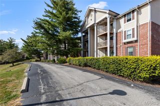 708 Ridgeside Drive B, Ballwin, MO 63021