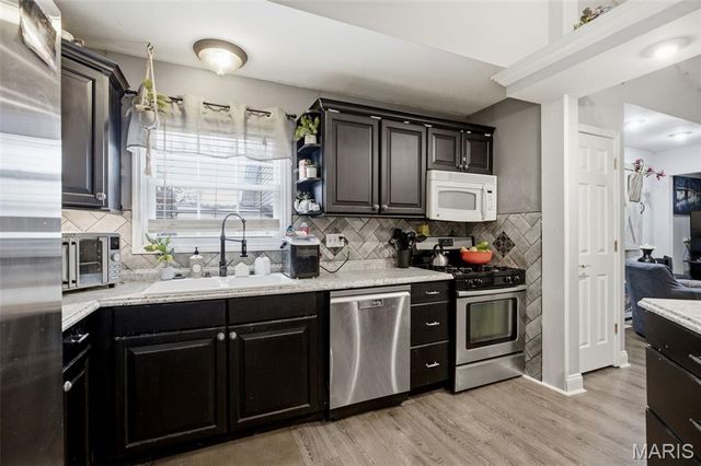 803 Streiff Lane, Ballwin, MO 63011