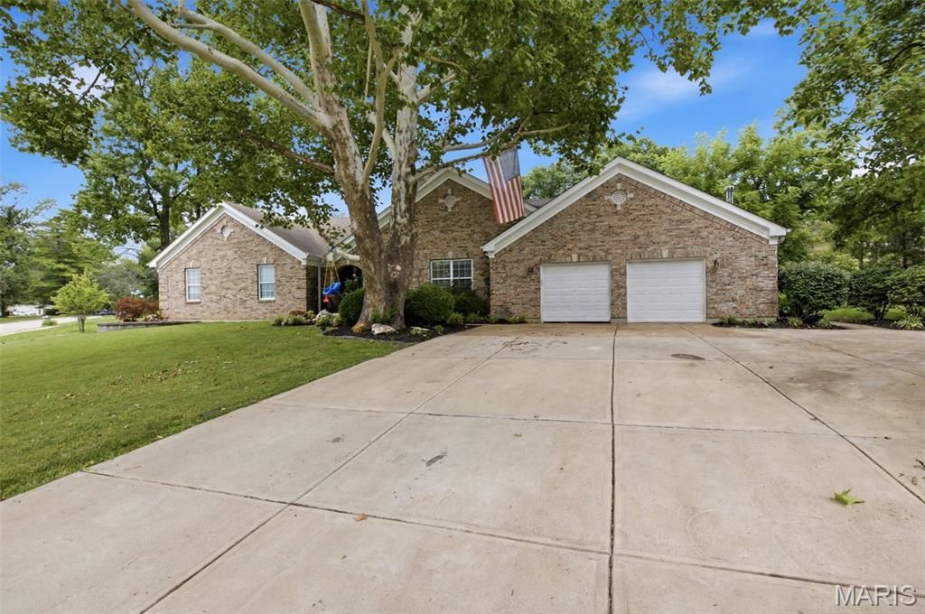 803 Streiff Lane, Ballwin, MO 63011