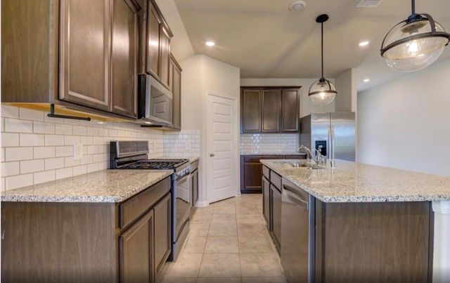 1207 Cascade Hills Drive, Rosharon, TX 77583