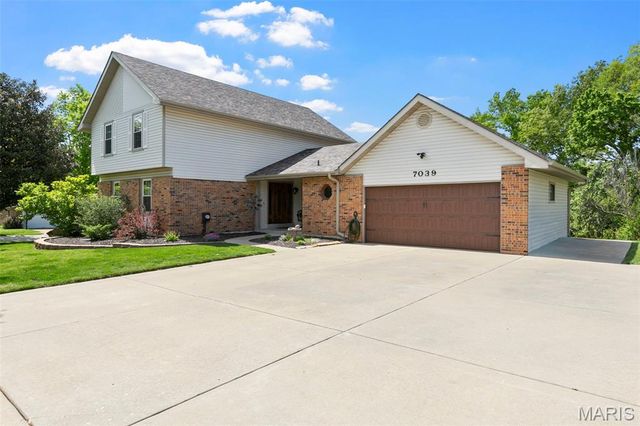 7039 Broken Oak Drive, St Louis, MO 63129