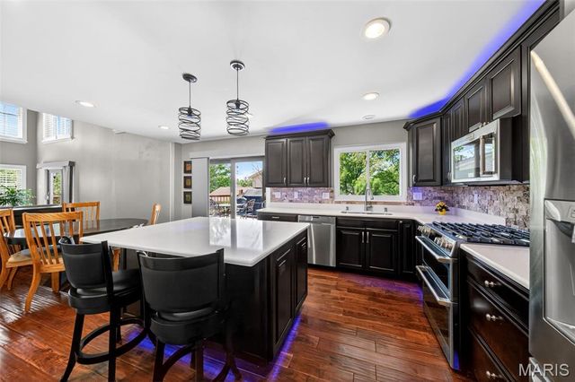 7039 Broken Oak Drive, St Louis, MO 63129