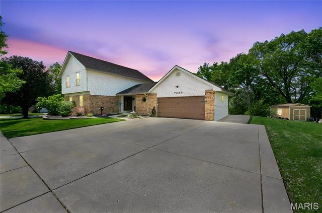 7039 Broken Oak Drive, St Louis, MO 63129