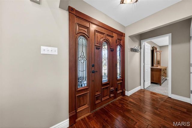 7039 Broken Oak Drive, St Louis, MO 63129