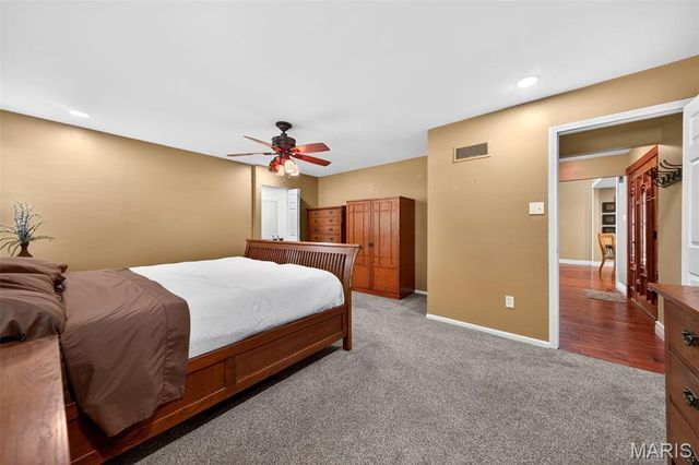 7039 Broken Oak Drive, St Louis, MO 63129