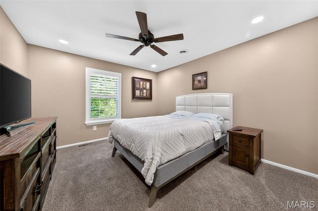 7039 Broken Oak Drive, St Louis, MO 63129