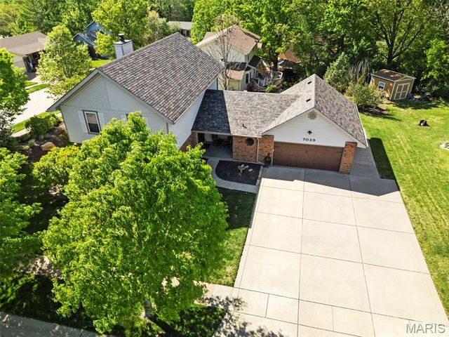 7039 Broken Oak Drive, St Louis, MO 63129