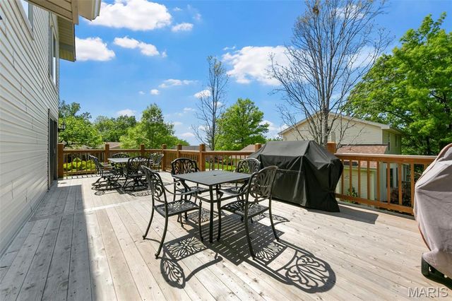 7039 Broken Oak Drive, St Louis, MO 63129