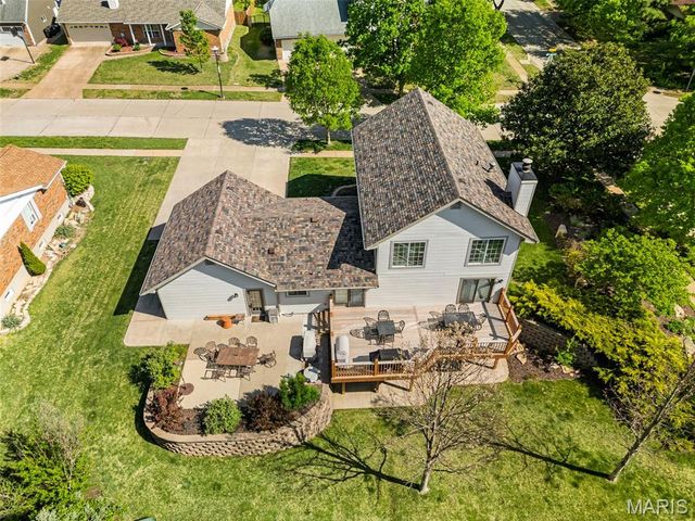 7039 Broken Oak Drive, St Louis, MO 63129