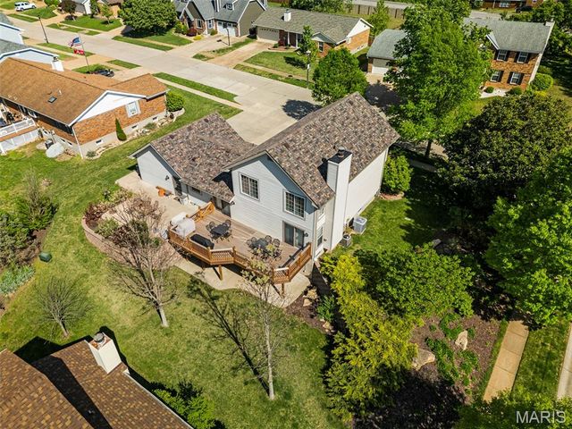 7039 Broken Oak Drive, St Louis, MO 63129