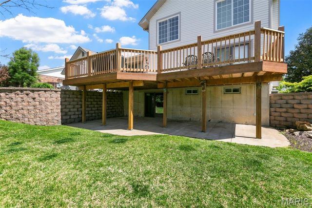 7039 Broken Oak Drive, St Louis, MO 63129
