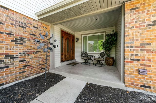 7039 Broken Oak Drive, St Louis, MO 63129