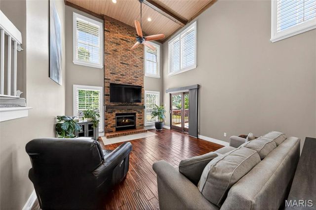 7039 Broken Oak Drive, St Louis, MO 63129