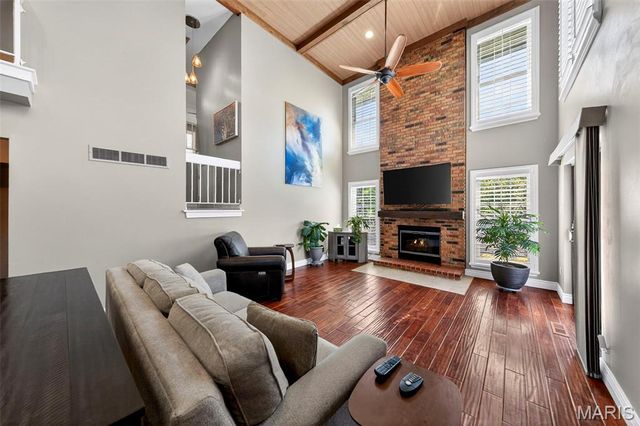 7039 Broken Oak Drive, St Louis, MO 63129