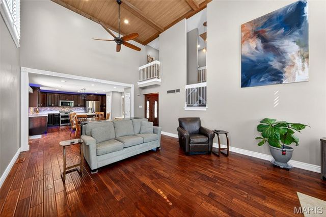 7039 Broken Oak Drive, St Louis, MO 63129