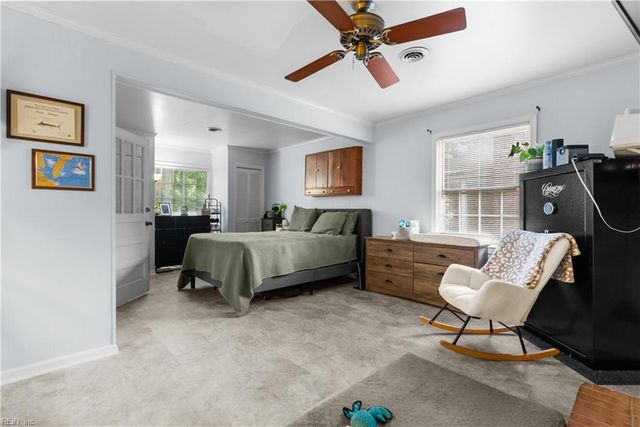 228 Shadywood DR, Newport News, VA 23602