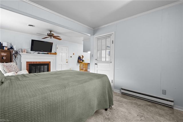 228 Shadywood DR, Newport News, VA 23602