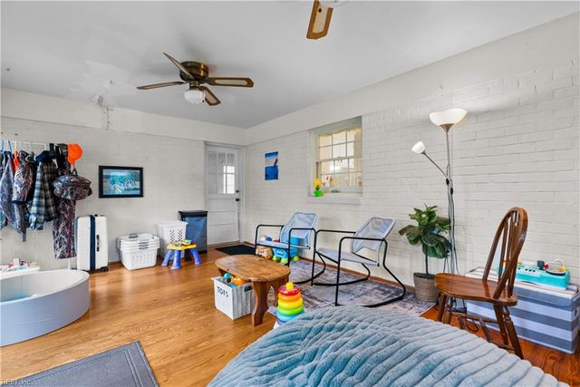 228 Shadywood DR, Newport News, VA 23602