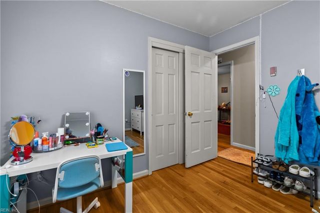 228 Shadywood DR, Newport News, VA 23602