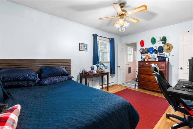228 Shadywood DR, Newport News, VA 23602