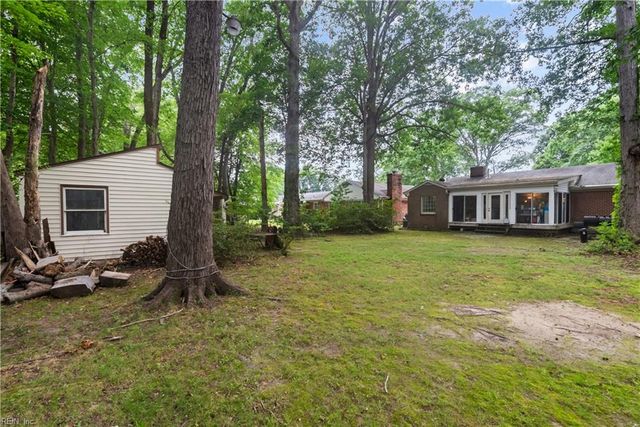 228 Shadywood DR, Newport News, VA 23602