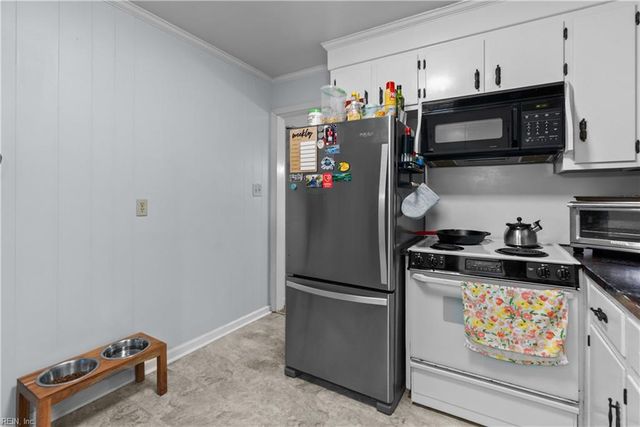 228 Shadywood DR, Newport News, VA 23602