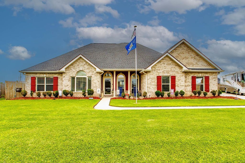 324 Inglewood Way, Houma, LA 70360