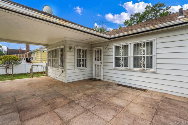 8315 264th Street, Glen Oaks, NY 11004