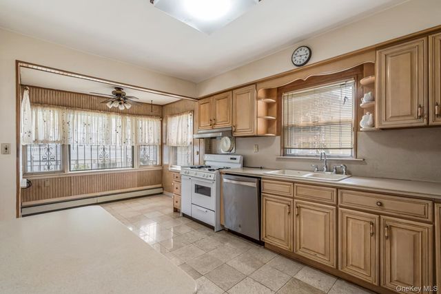 8315 264th Street, Glen Oaks, NY 11004