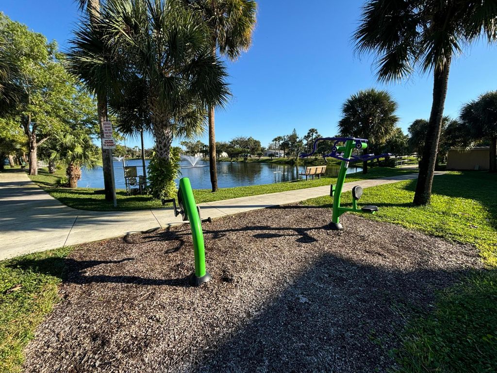 725 Lori Drive 203, Palm Springs, FL 33461