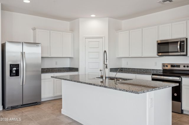35810 N Pumpkin Drive, San Tan Valley, AZ 85140